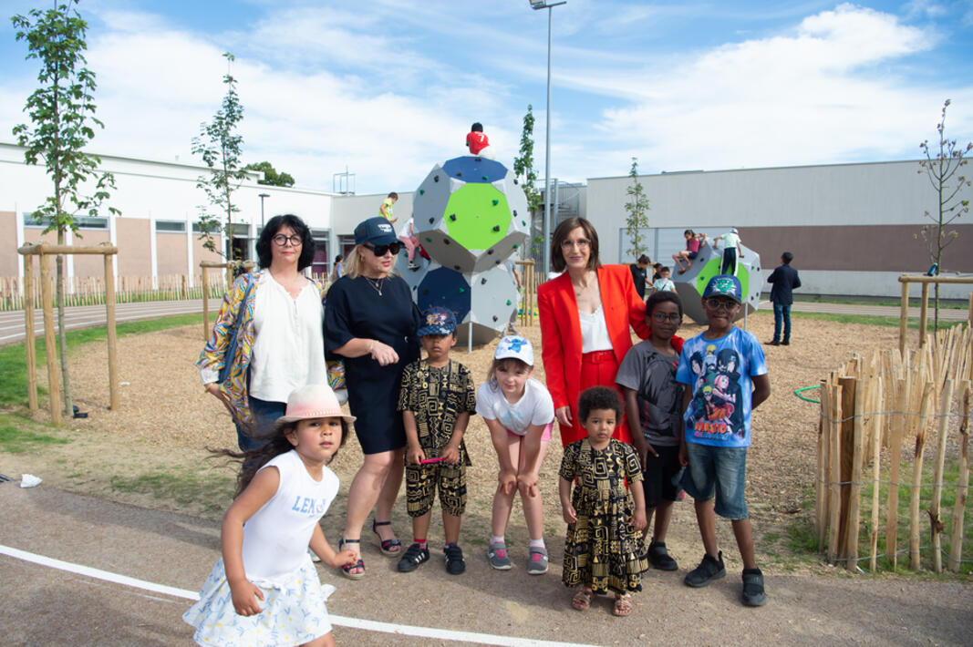 Inauguration de la cour-parc de l'École Jules-Ferry Inauguration de la cour-parc de l'École Jules-Ferry